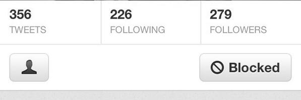MissJanuary's tweet photo. LOOOOOOOOOOOOL MY LITTLE SISTER BLOCKED ME 😂 LIKE I WANNA FOLLOW HER KMT http://t.co/RLGXmvUZfI