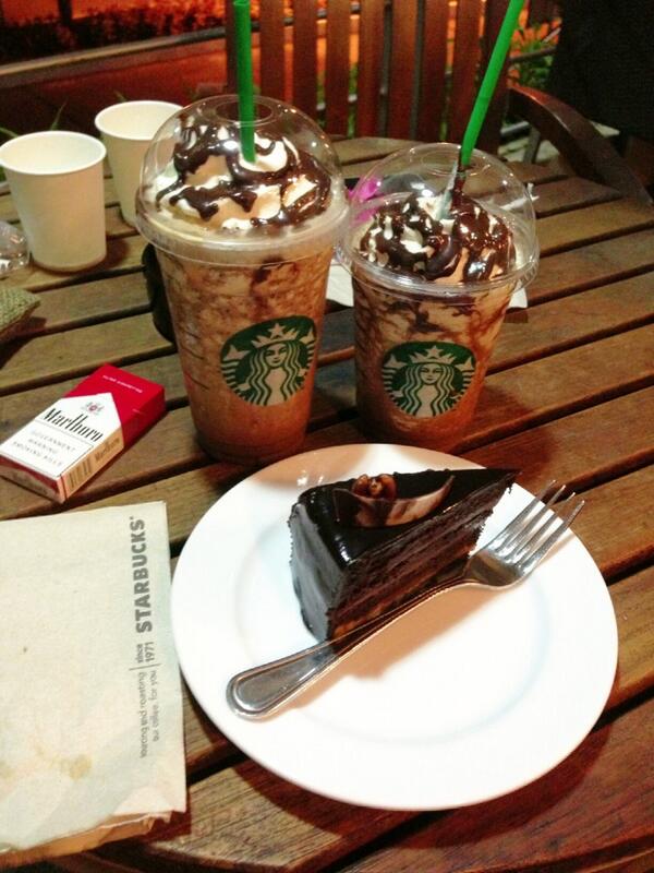 kayerobinski's tweet photo. Late coffee w/ @xoxoVonelia #SBcubao #relaxing #cigar http://t.co/WaGi8DzAZR