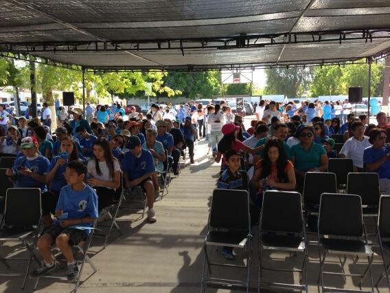 Anaclabc's tweet photo. Mucha gente en la Quinta caminata por el #autismo http://t.co/r74t4qMGRO