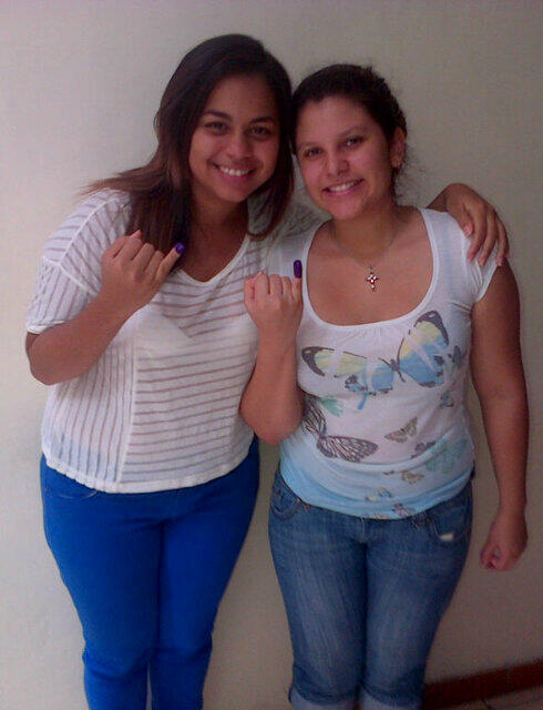 bypl's tweet photo. Sres vayan a votar... Los centros están vacíos!  #yavoté http://t.co/VAEVz40os5