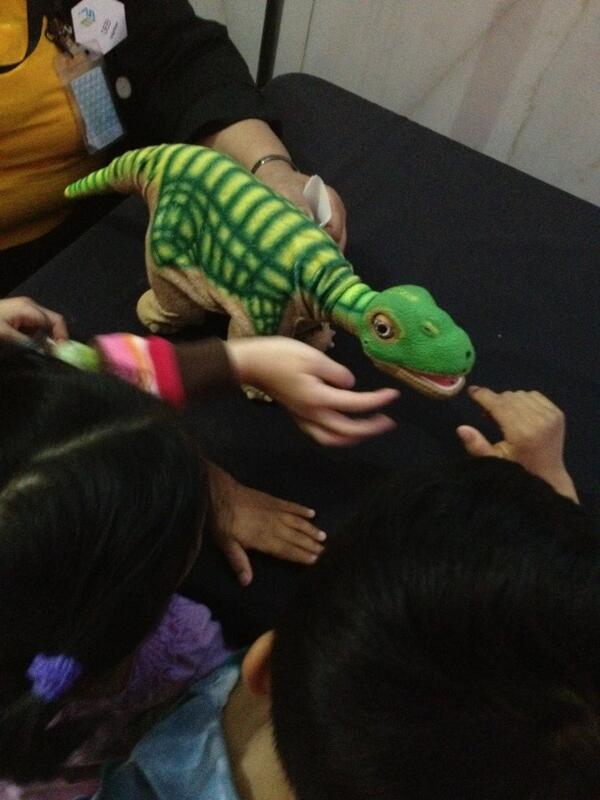 MarviClemente's tweet image. Motion detection and robotic sensors #Paleo style @roboweek #msibot