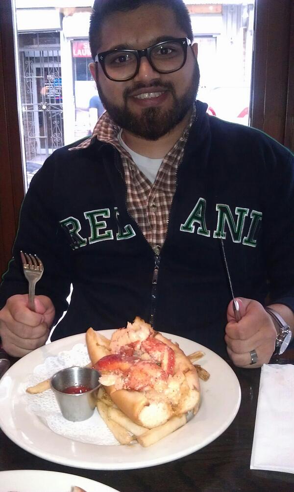 JaniceThomas's tweet image. Hanging out with @tsj52 in the north end #lobsterrolls #immigrantproblems