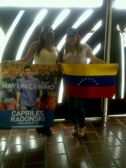 AdeleineDV's tweet photo. #YoVotoPorVenezuela #YoVotoPorCapriles #ElVotoEsSecreto http://t.co/lLuaoUmG8z