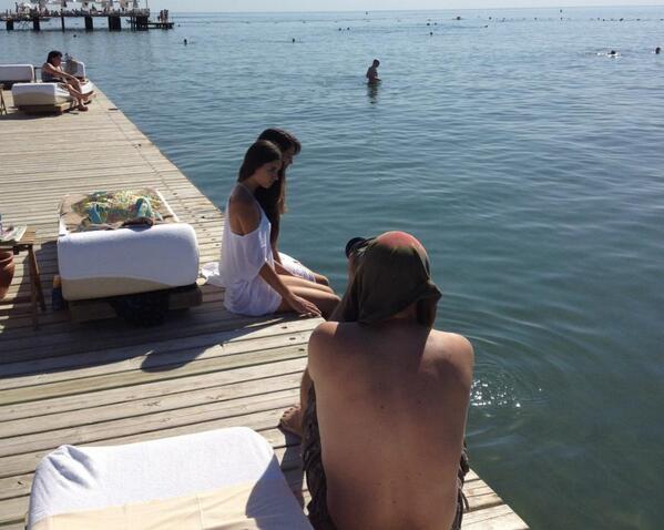 Voyage by ETS tur reklamı çekimlerinden

Afra Saraçoğlu &amp; Buse Demirel