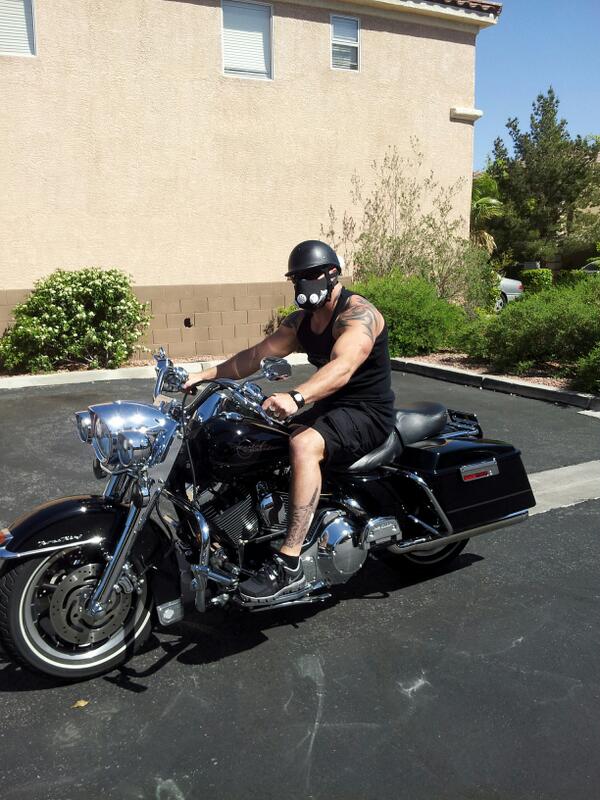 FitFoundations's tweet photo. I ride my bike at 18,000 feet. @TrainingMask @harleydavidson @LickMyTwitt #cardio #aintgotnone #bootstoasses http://t.co/aR3yH8V2gx