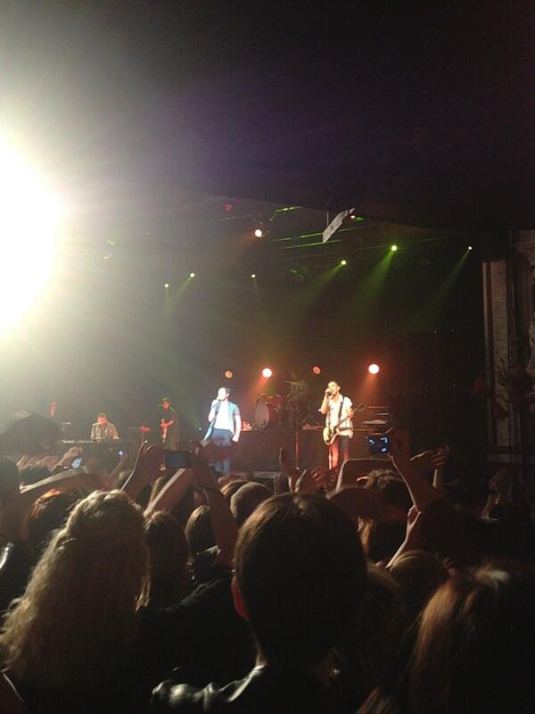 rossmckeondj's tweet photo. @OurNameIsFun @arianeweafer 
Olympia gig tonight what a gig what a band amazing stuff http://t.co/rscAt8MxCa