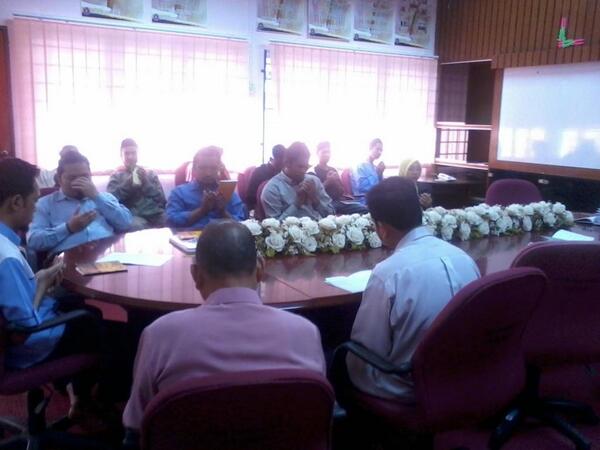 kdbatangpadang's tweet photo. Berdoa untuk keamanan Skuad 1 Malaysia Daerah Batang Padang http://t.co/mYN5nKEtOX