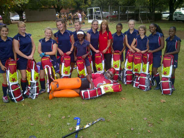 dhubach15's tweet photo. @Nedstar5 Volksrust High School Hockey team #nedstarlife #nedstarhockey #neverendingdream http://t.co/CucG3aE0Yl