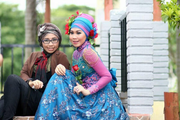 Yeniafriani83's tweet photo. Narsis lg ‎​º°˚WkWk :);):p••˚°º with @WinaMerdeka http://t.co/HXAHYo3W4N