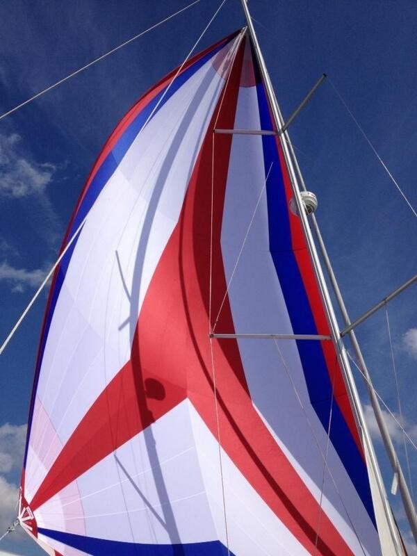 spinnakeronline's tweet image. Het water op met de gennaker bij zeilbootverhuurbefrijf Enjoy Sailing in St Annaland #enjoysailing #hetzeilenhuis