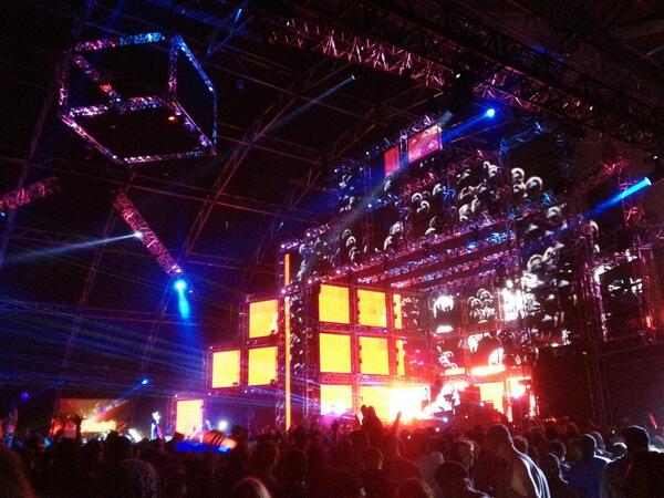 coachella's tweet photo. .@ericprydz blowing everyone's mind at #Coachella! Watch the live stream right now at http://t.co/ZnqEDYcInT http://t.co/oNbOyMzofz