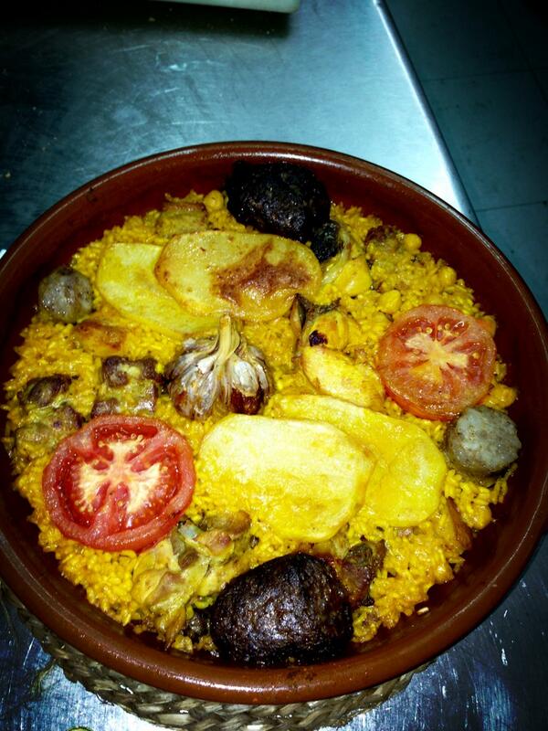 BUS_BAR's tweet photo. ARROSS AL FORN EN EL BAR BUS 
DE CATEGORÍA!!!!!!! http://t.co/XQHKkt76rw