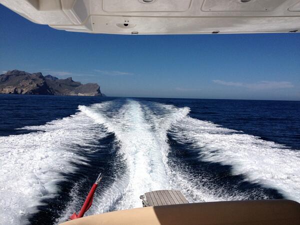 MallorcaBoat's tweet photo. Great start of the week. Moving Sealine SC29 to our service centre this morning getting her ready for the season! http://t.co/8NGslp6ONe