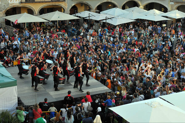 brincadeira_bcn's tweet photo. Imatge d'ahir a #mostraigualada amb la presentació d' #EVOLUTION

Imagen de ayer en Igualada presentando EVOLUTION... http://t.co/9kd4sMjTgf