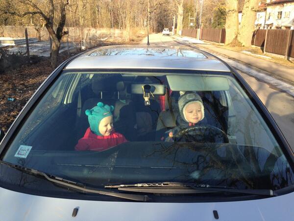 GlebRevkov's tweet image. Еду я такой, а на встречу мне @torbjon и @rvanie_dzinsi  младшие