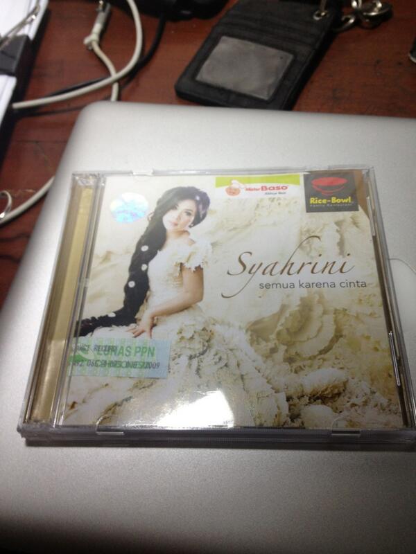 INI ADA YG MAU CD SYAHRINI HRATIS NGGA? :')))