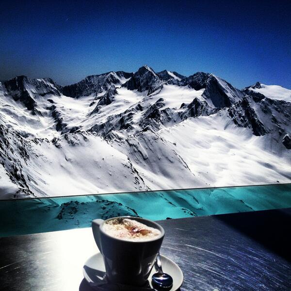 alexejmoore's tweet photo. Quick coffee at 3000m @skiandsnowboardmagazine @photomyers http://t.co/yNq5bWnfnN