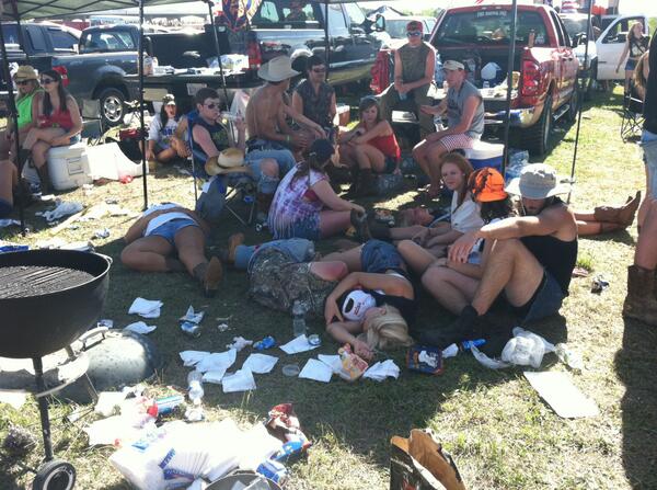 CLEfishingAU's tweet photo. @aupassout I counted five down #rodeo http://t.co/zZULkM8iPT