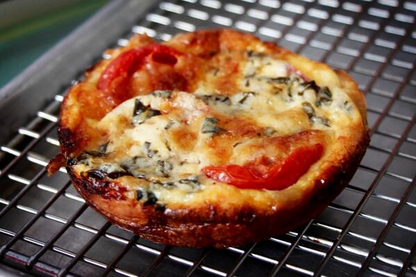 KDHamptons's tweet photo. #warm #quiche just outta the oven @pepalajefa #sagharbor @sagharboronline @FoodNetwork @foodspotting @SlowFoodUSA http://t.co/soA9yp8ua9