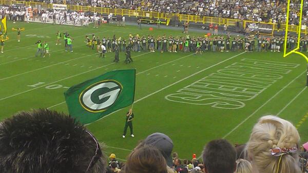 abbyfranseen's tweet image. #summer2012memories #packergame with @karenvidal23 &amp;amp; @JaredPope1