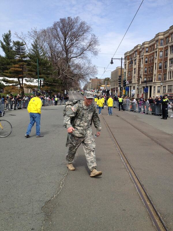 dustychapeau's tweet image. He's walking the #BostonMarathon route with 40 lbs on his back! #wbz