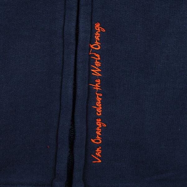 vanorangecom's tweet image. Subtiele details maken de kleding en accessoires af. VANORANGE | colours the world orange.