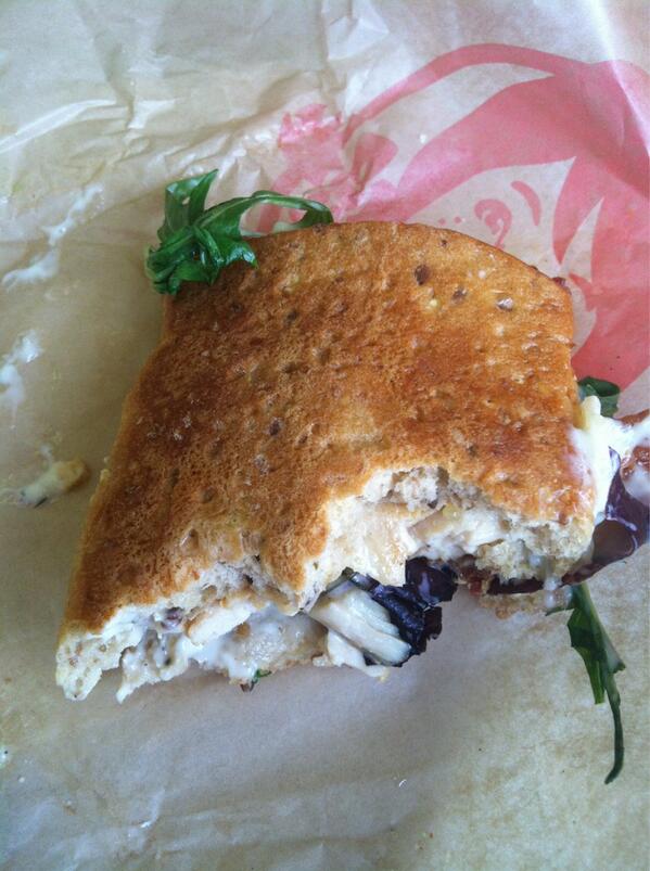 TaylorKnox25's tweet photo. @Wendy's flatbread grilled chicken :) yummm #twEATfor1K http://t.co/vZfsOLgWqs
