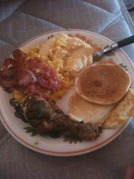 Good cook. Good eating. Evening breakfast.  #Yummin #ChickenEggsGrits4Bacon3Pancakes http://t.co/xvp<a href="/tag/yummin"class="tags">#Yummin</a><a href="/tag/chickeneggsgrits4bacon3pancakes"class="tags">#ChickenEggsGrits4Bacon3Pancakes</a>