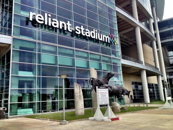 HoustonTexans's tweet photo. The Texans began their offseason workout program today at Reliant Stadium. Is it September yet? http://t.co/RPkU4Klxev