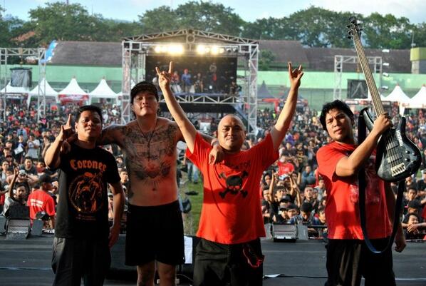 cheeeerss !!! <a href="/NOXAxGC/">NOXA</a> <a href="/Noxa_Lombok/">Noxa_Lombok</a> <a href="/xALVINxHC/">Alvin Eka Putra</a> <a href="/biomantaradipa/">Dukunpanoramix</a> <a href="/Togenoxa/">Sinetronlover</a>