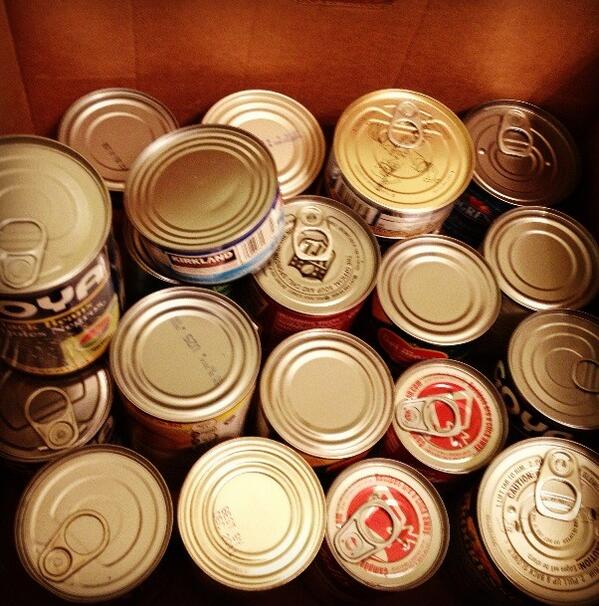 PHS_GrillMaster's tweet image. Good job so far everyone! These cans will make a difference for those in need! #hotdogs4cans