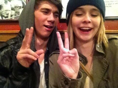 LilyRyansEA's tweet photo. @ColbyTurnerEA Peace? http://t.co/ibOKCM8N5W