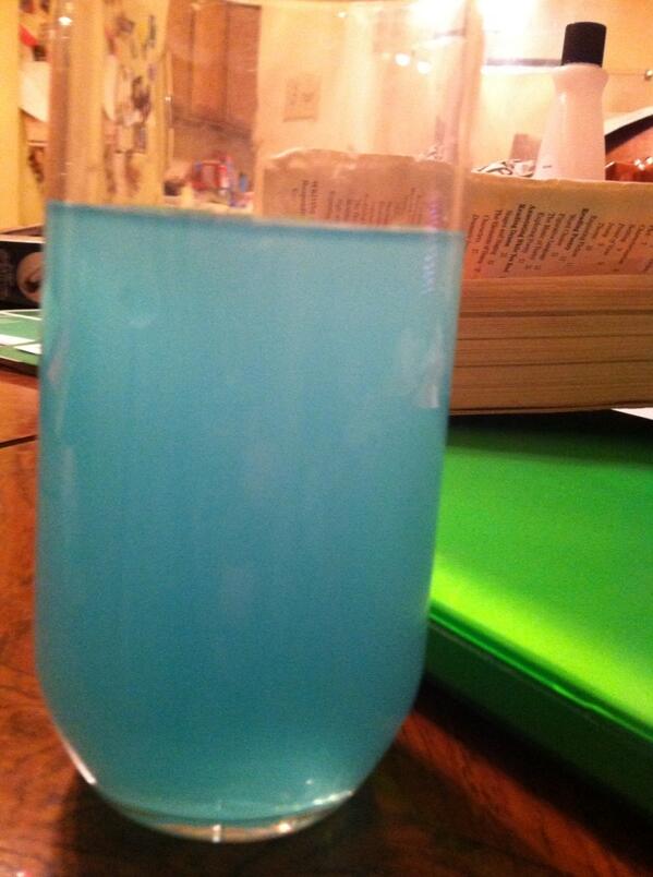 sara_brennan08's tweet image. Probably the prettiest koo laid ever #blueraspberrylemonade #yumyum 💙