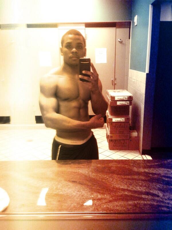 Jdogdacuban305's tweet image. Back on that GymFlow &amp;amp; Grind #ArmDay #ExerciseLife #Fitness #Cubano #Healthy #Energetic #Active #BicepPeek #Workout💪