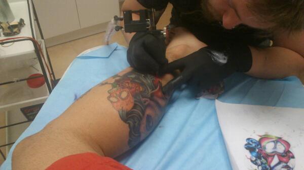 memphis_alm's tweet photo. Empezar la mañana con buen pie en #arteurbano http://t.co/qBq3nrJd4s