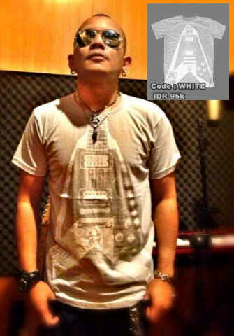 C6_JOGJA's tweet photo. @C6cloth "WHITE" size: M &amp; L → hub. @SilveriusID +6287739112224 / Pin: 3157A716 http://t.co/Qy7kIhPGft