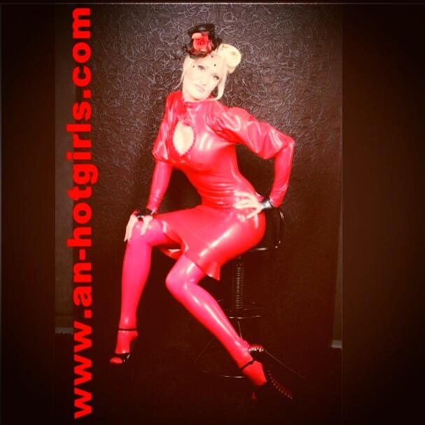 Guten Morgen und einen wunderbaren Tag....Heute erstmal ins Studio Knutscha http://t.co/4i6EwVHWH1<a href="/tag/follow"class="tags"><span>#follow</span></a><a href="/tag/me"class="tags"><span>#me</span></a><a href="/tag/picsfortc"class="tags"><span>#picsfortc</span></a>