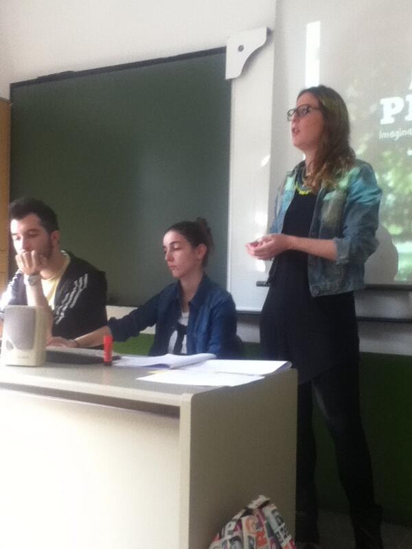 ItziarBalbin's tweet photo. @EcosistemaP contestando a las preguntas http://t.co/8JU2d5qUYP
