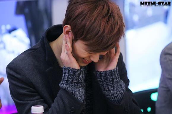 VIXX_Msia's tweet photo. [ 130416 ] 0127 鸿宾 @ 金浦签名会 
- 严禁二改图片 -  
Cr : little star  
转 自 VIXX 百 度 贴 吧 
转载请完整注明以上来源 + @VIXX_Msia http://t.co/xu43KSR4qK
