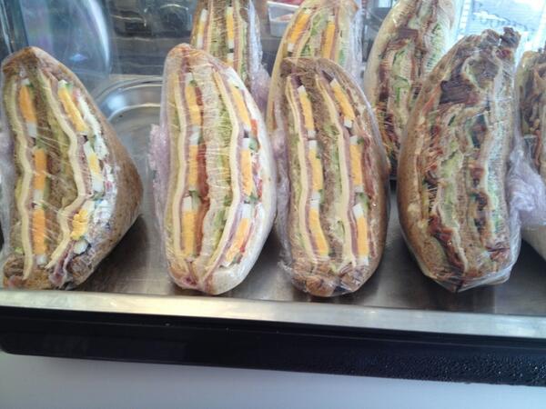 slagerijvooren's tweet photo. Heerlijke sandwiches om lekker buiten in de zon mee te lunchen http://t.co/g3bMDSzMp2