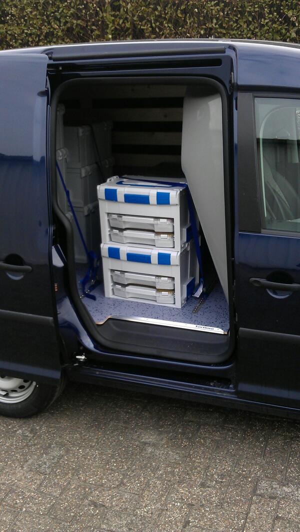 U vraagt, wij draaien: Soboflex vloer met montagerails en natuurlijk #Lboxx #iBoxx &amp; #LS-Boxx.