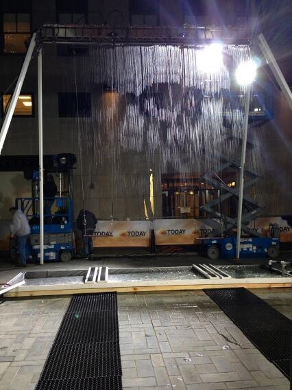 TODAYshow's tweet photo. RT @jennifer_k_long Look carefully and you will see one of our anchors faces in the #waterfallswing http://t.co/KL44z1zLVm