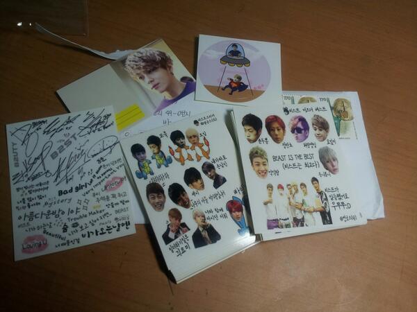 alsa154's tweet photo. @Alora_shop 오늘 저녘에 왔습니다~ 덤많아요ㅎㅎ이쁘구요 딱 제스타일ㅎㅎ완전 귀요미예요!!구매잘한거 같네용~ 네임카드도 있다능ㅎㅎ http://t.co/f5yOiuzqGG