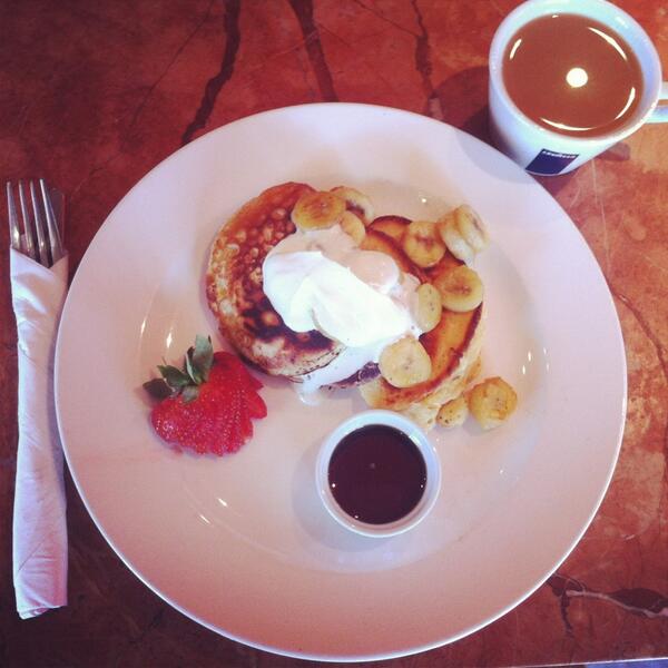 soupshackTO's tweet image. Off-menu staff breakfast.. Pancakes with grilled banana &amp;amp; fresh cream #worldsgreatestboss