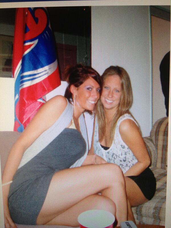 aalyssum's tweet photo. mandaa #throwbackthursday @ayykayem http://t.co/YR2t48kQjD