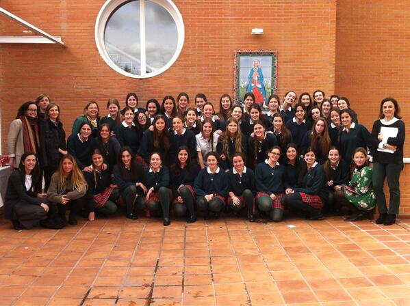 ALDFalumni's tweet photo. Día importante para @ALDFalumni. Damos la bienvenida a la Promoción XXIX!! http://t.co/TFuKB8lxih