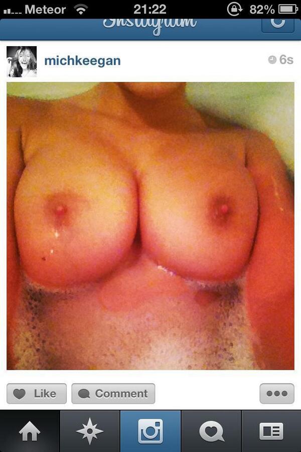 MichKeegansTits's tweet photo. oh dear @MarkWright_ ive been very bad and shown the world your two favorite toys! whoops! #michellekeegan #BathBoobs http://t.co/lHA0NGkO2Q