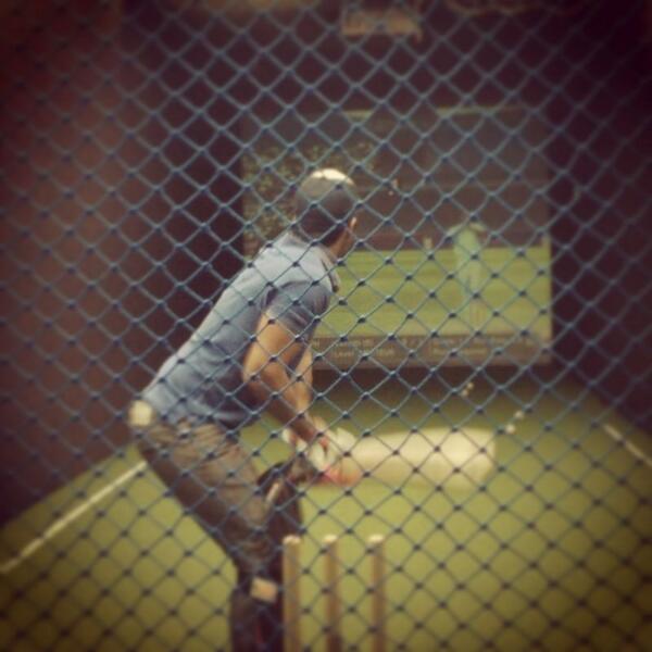 Varun_dvn's tweet photo. Went to smash today amaZzzing place for cricket lovers http://t.co/hs8nMcLupq