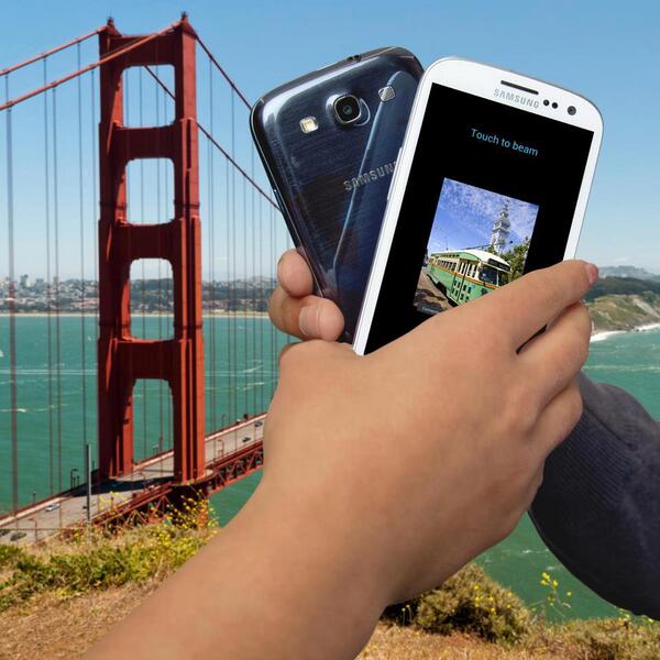 SamsungMaroc's tweet photo. #SBeam le manière la plus fun pour transférer vos fichier entre smartphones #Galaxy ! Rt si vous êtes d'accord ! http://t.co/q1I687MkqC