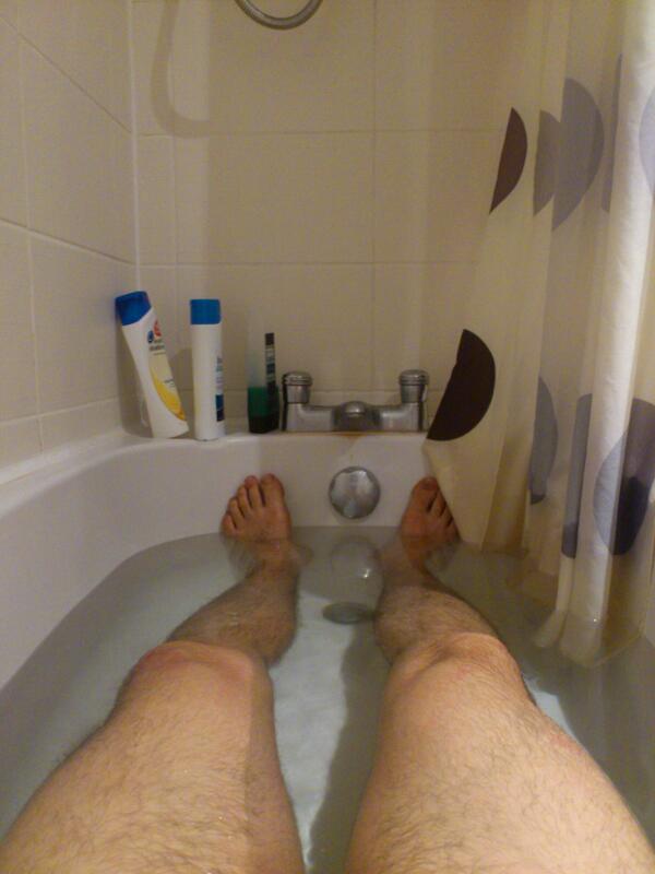 Calum_McManus's tweet image. @michkeegan great minds eh? Don't have bubbles though :( #StudentLife #MeTimeToo